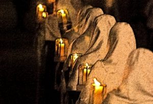 Mujeres con Velas B 306 x 209